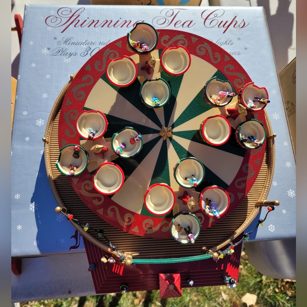 ☆VINTAGE☆Collectible Mr. Christmas Spinning Tea Cups motion display